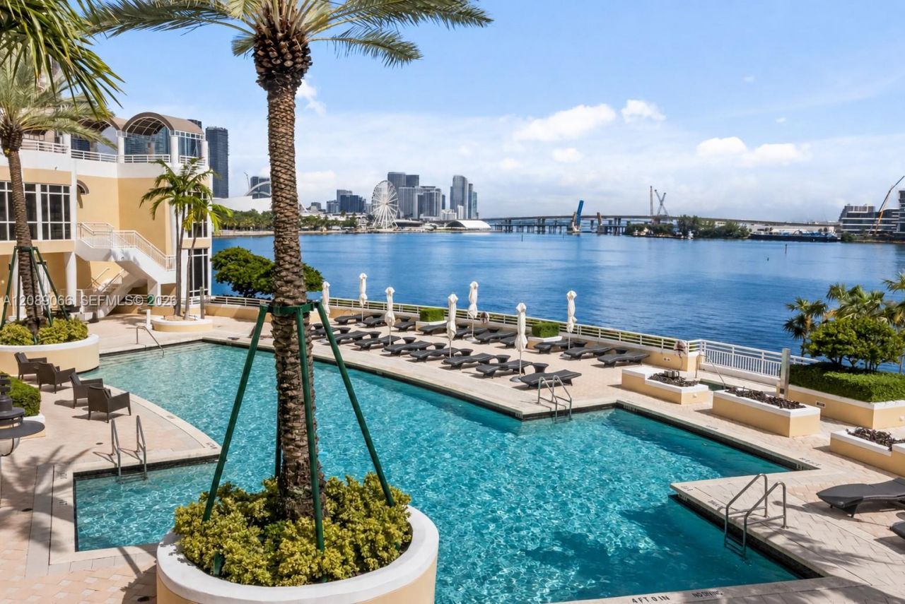808 Brickell Key Dr, Unit 2002, Miami, FL 33131 Photo