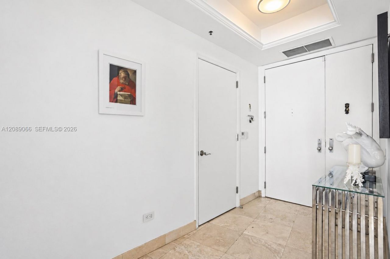 808 Brickell Key Dr, Unit 2002, Miami, FL 33131 Photo