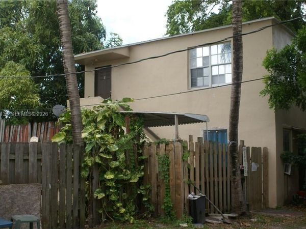 1111 N 22nd Ave , Hollywood, FL 33020