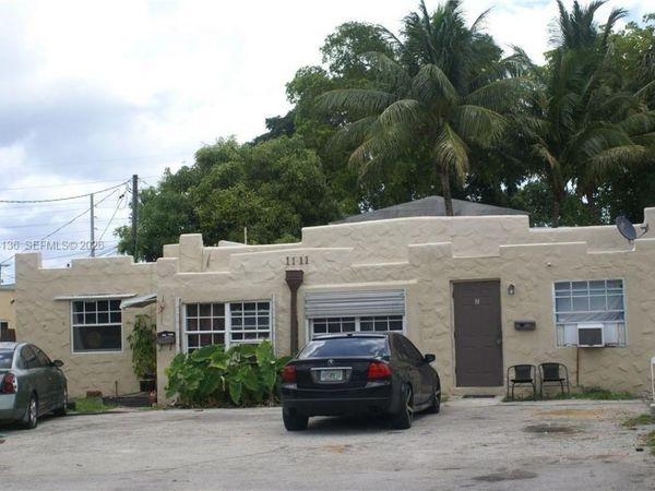 1111 N 22nd Ave , Hollywood, FL 33020