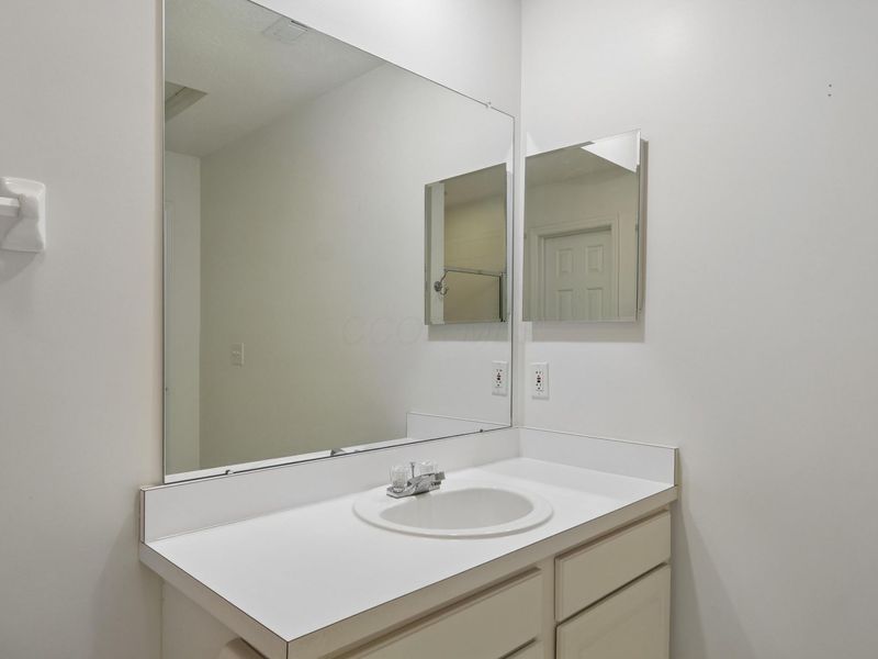 1355 Woodberry Place , Gahanna, OH 43230 Photo 24