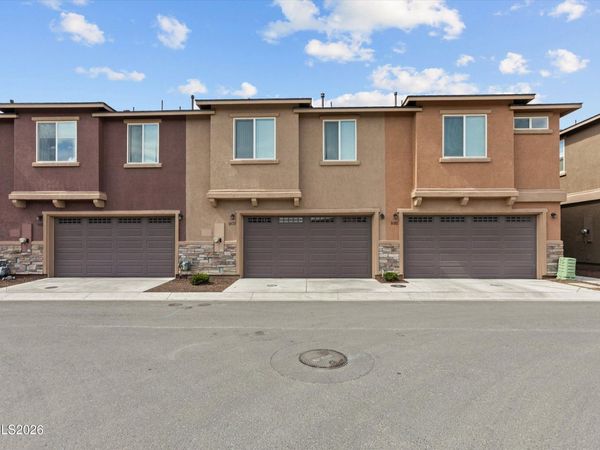 907 W End Street, Carson City, NV 89701