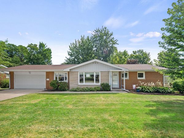 1904 Linden Drive , Valparaiso, IN 46383