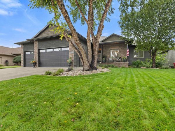 3704 S Orchid Ave, Sioux Falls, SD 57103
