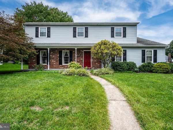 820 APPLE DRIVE , WYOMISSING, PA 19610