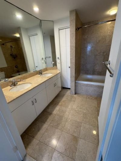 801 Brickell Key Blvd , Unit 2502, Miami, FL 33131 Photo
