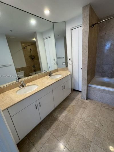 801 Brickell Key Blvd , Unit 2502, Miami, FL 33131 Photo