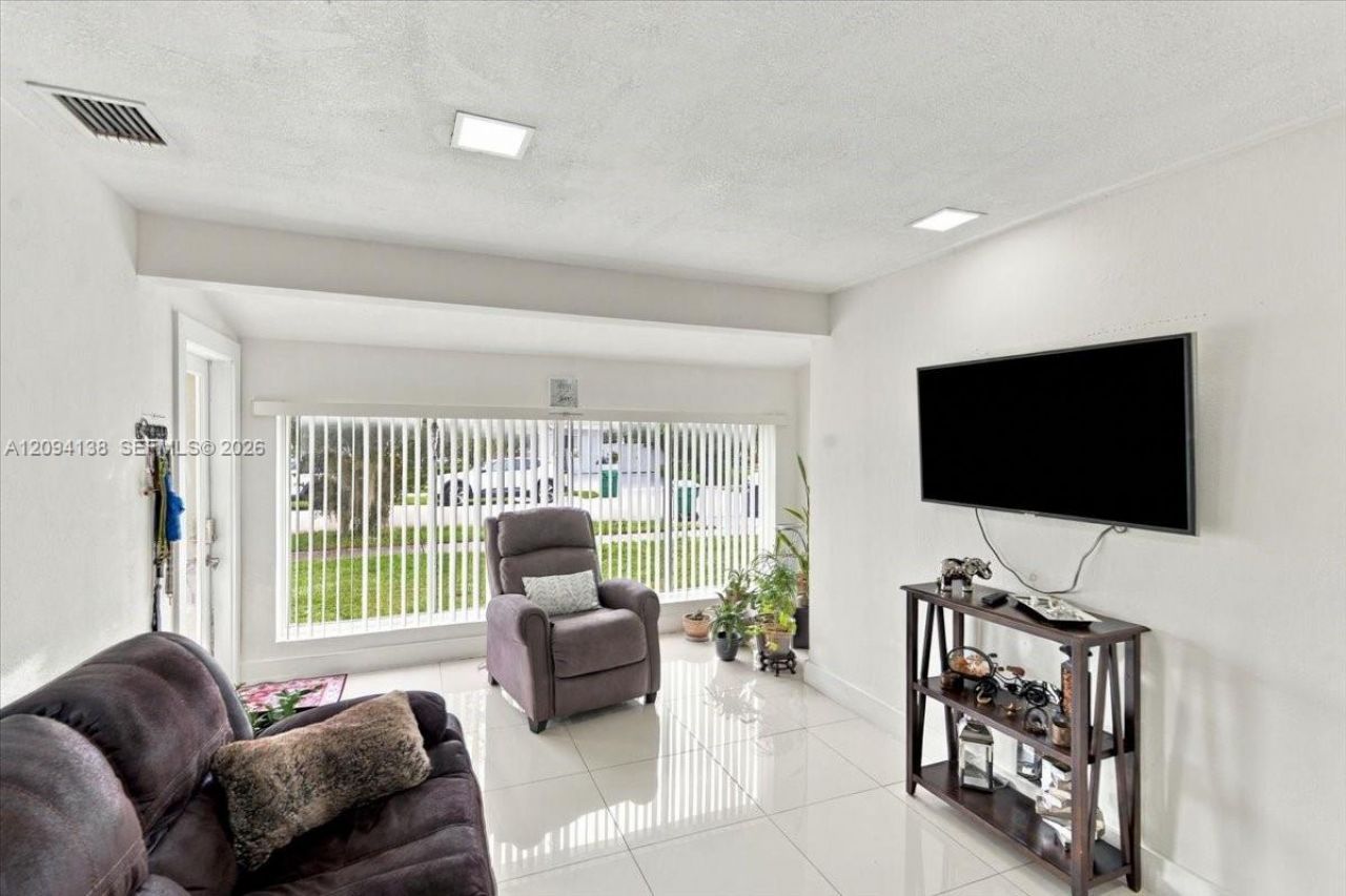 9625 Dominican Dr, Cutler Bay, FL 33189 Photo