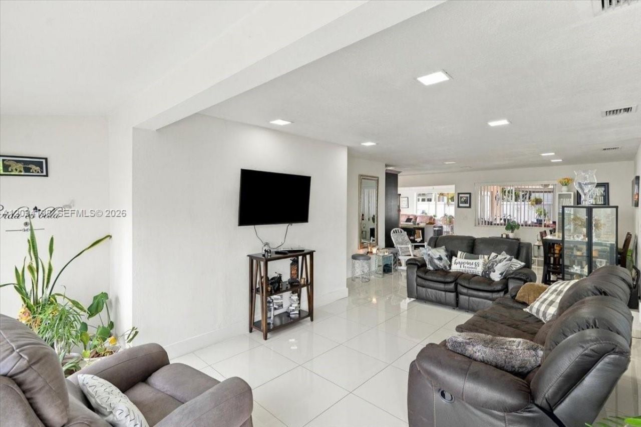 9625 Dominican Dr, Cutler Bay, FL 33189 Photo