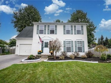 87 Azure Pine Court, Buffalo, NY 14228