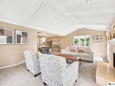 5171 S 150th Plaza, Omaha, NE 68137
