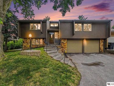 5171 S 150th Plaza, Omaha, NE 68137