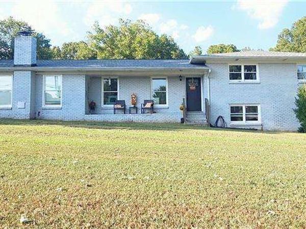 1215 Fairview Road NW, Calhoun, GA 30701