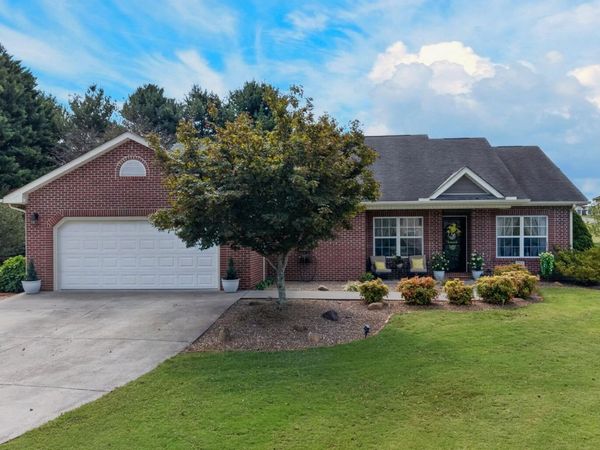 1846 Pheasant Crossing Drive , Dandridge, TN 37725
