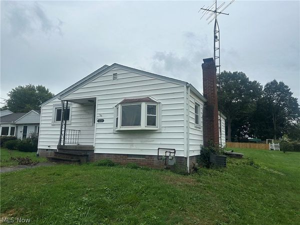 4244 Paumier Avenue , Louisville, OH 44641