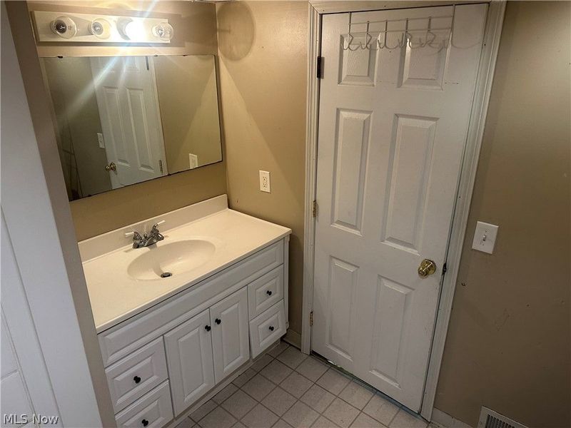 4244 Paumier Avenue, Louisville, OH 44641 Photo 16
