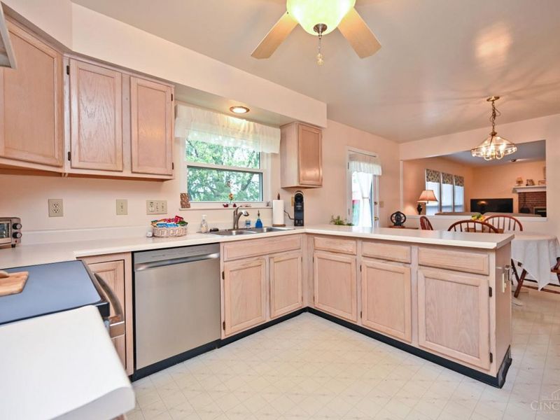 208 Eagleview Way, Reading, OH 45215 Photo 14
