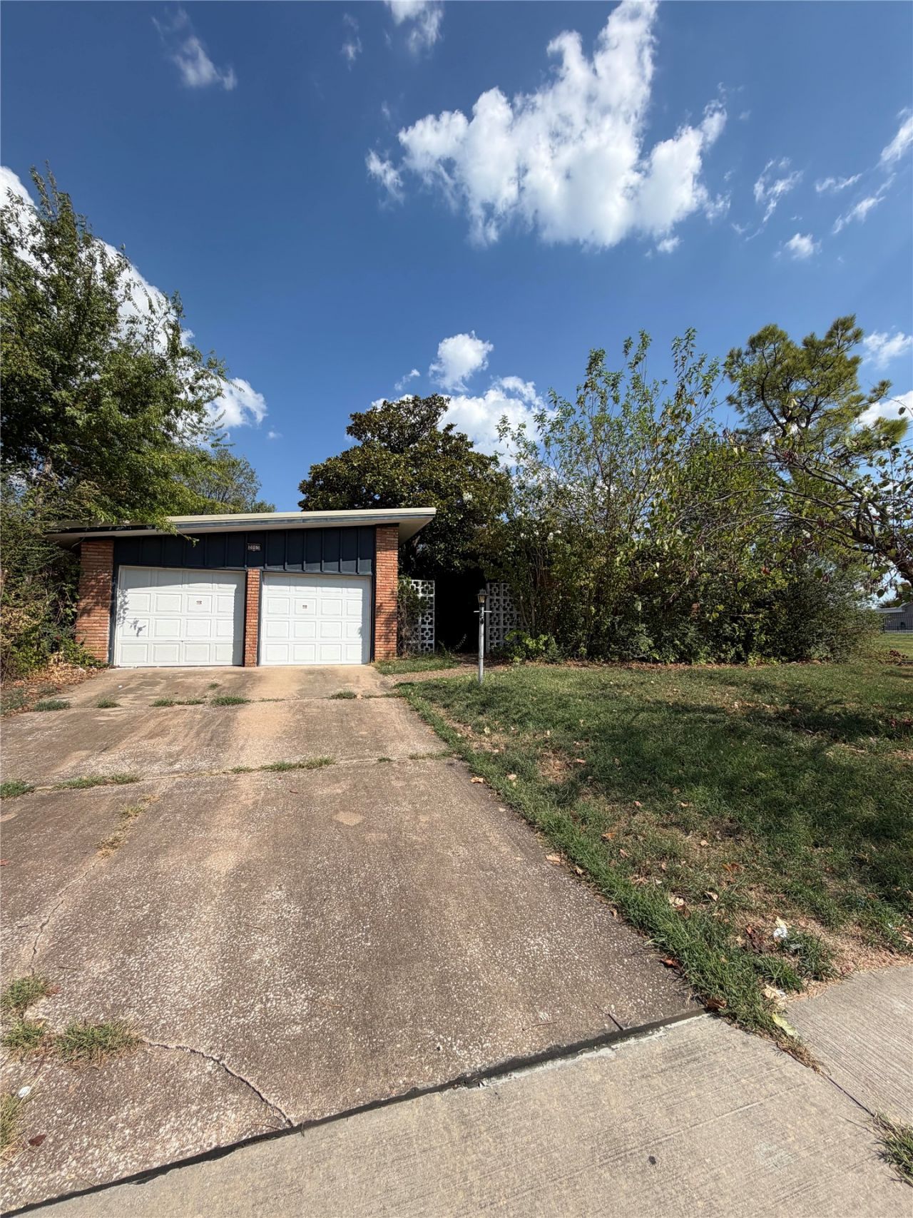 2065 S 75th East Avenue , Tulsa, OK 74112 Main Photo