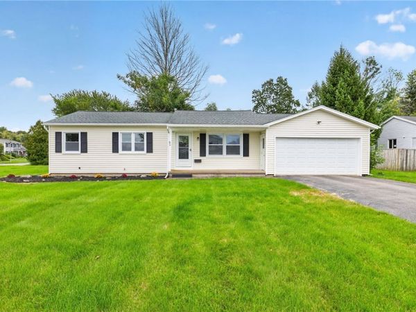 90 Olivia Dr Drive , Rochester, NY 14626