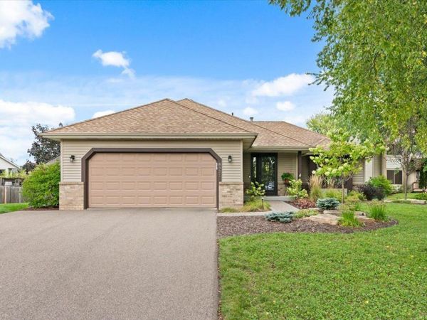 8821 Rainier Court, Woodbury, MN 55125