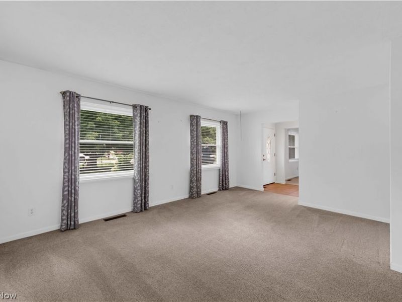 6210 Mills Creek Lane, North Ridgeville, OH 44039 Photo 9