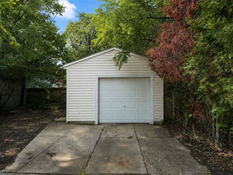 3916 Mapledale Avenue, Cleveland, OH 44109 Photo 3