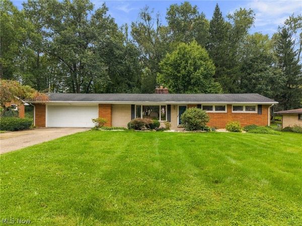 2033 Clearview Street NE, Massillon, OH 44646