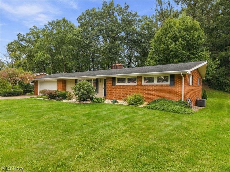 2033 Clearview Street NE, Massillon, OH 44646 Photo 2