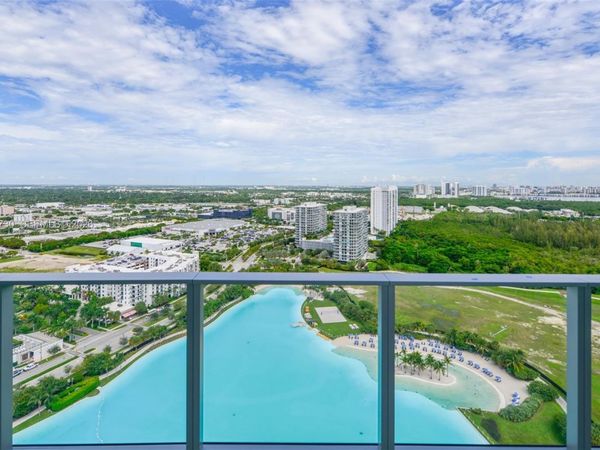 2411 Laguna Circle , Unit 2707, North Miami, FL 33181