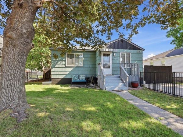 5208 N Lincoln St, Spokane, WA 99205