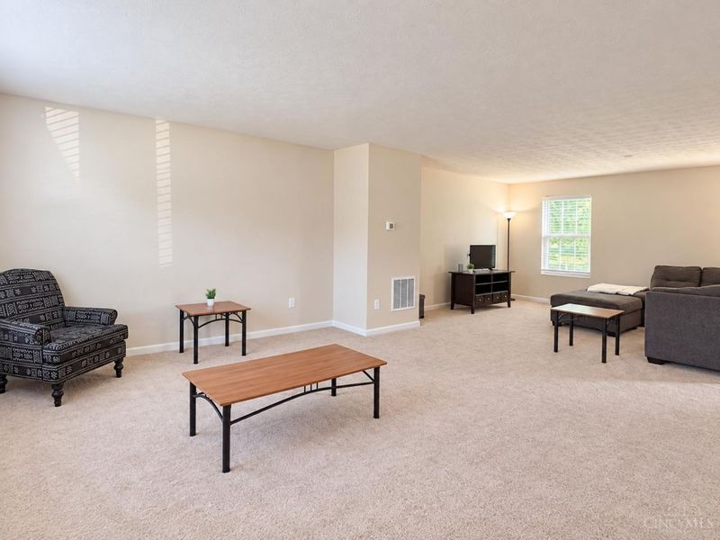 1504 Winwood Drive, Goshen Township, OH 45140 Photo 2