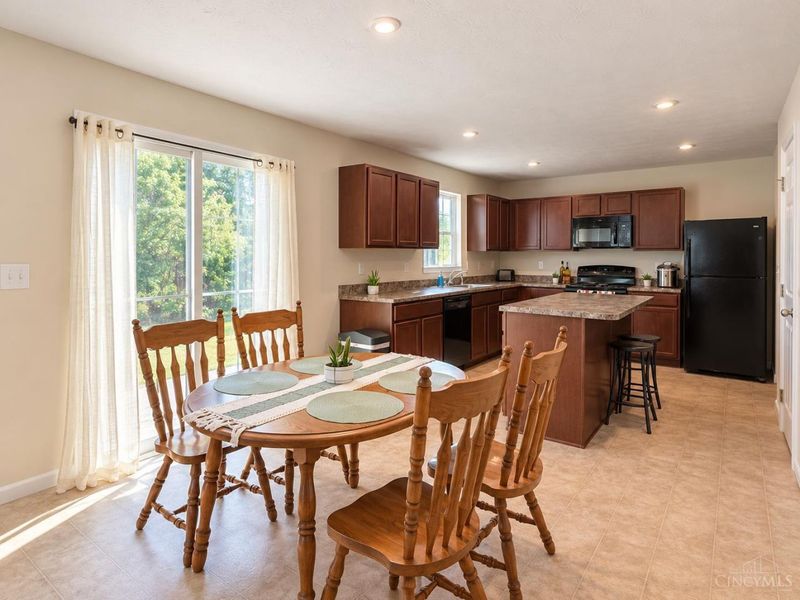 1504 Winwood Drive, Goshen Township, OH 45140 Photo 4