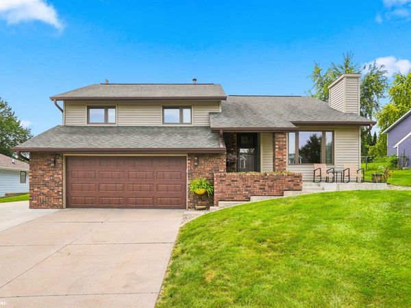 1308 Emerald Drive, Marshalltown, IA 50158