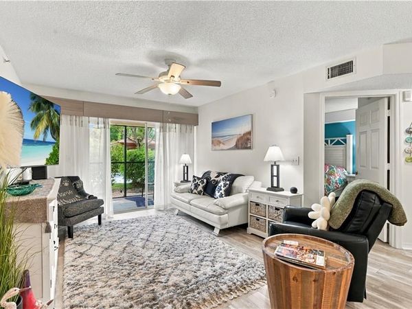 8960 Colonnades CT E, Unit 915, BONITA SPRINGS, FL 34135