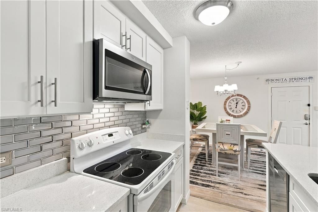 8960 Colonnades Ct E, Unit 915, Bonita Springs, FL 34135 Photo