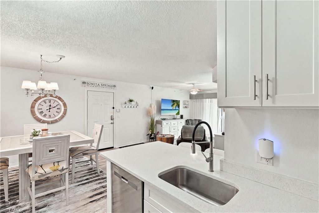 8960 Colonnades Ct E, Unit 915, Bonita Springs, FL 34135 Photo