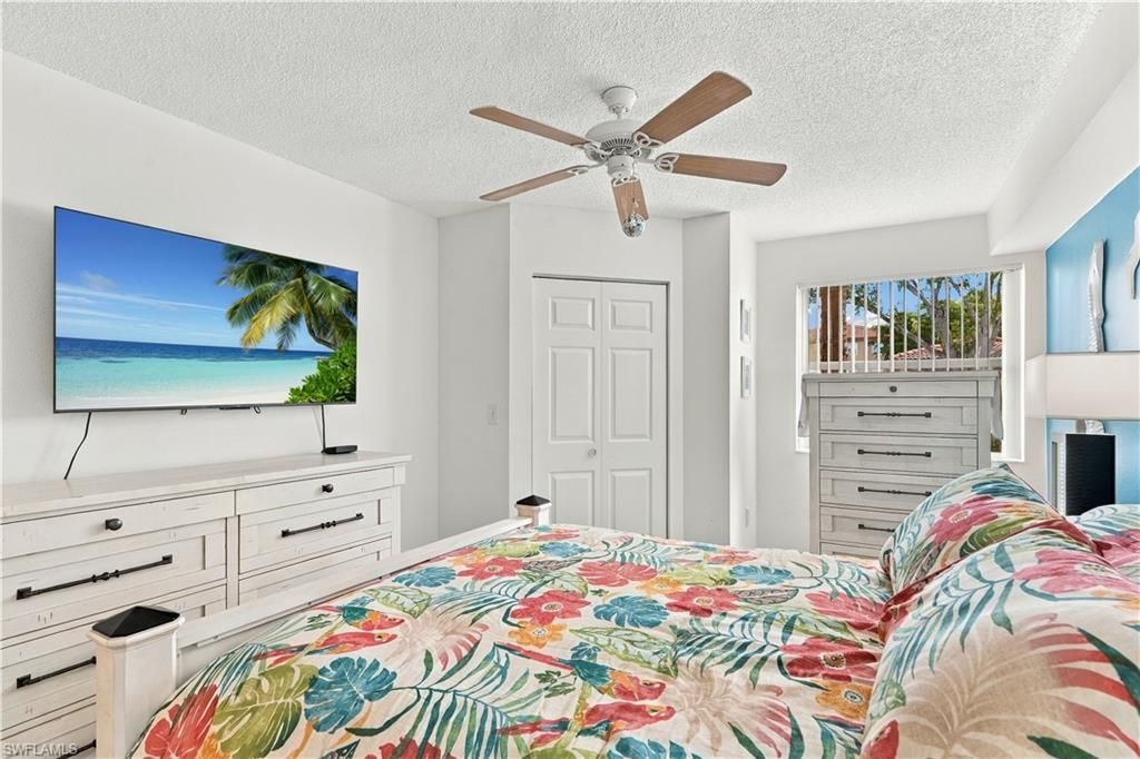 8960 Colonnades Ct E, Unit 915, Bonita Springs, FL 34135 Photo