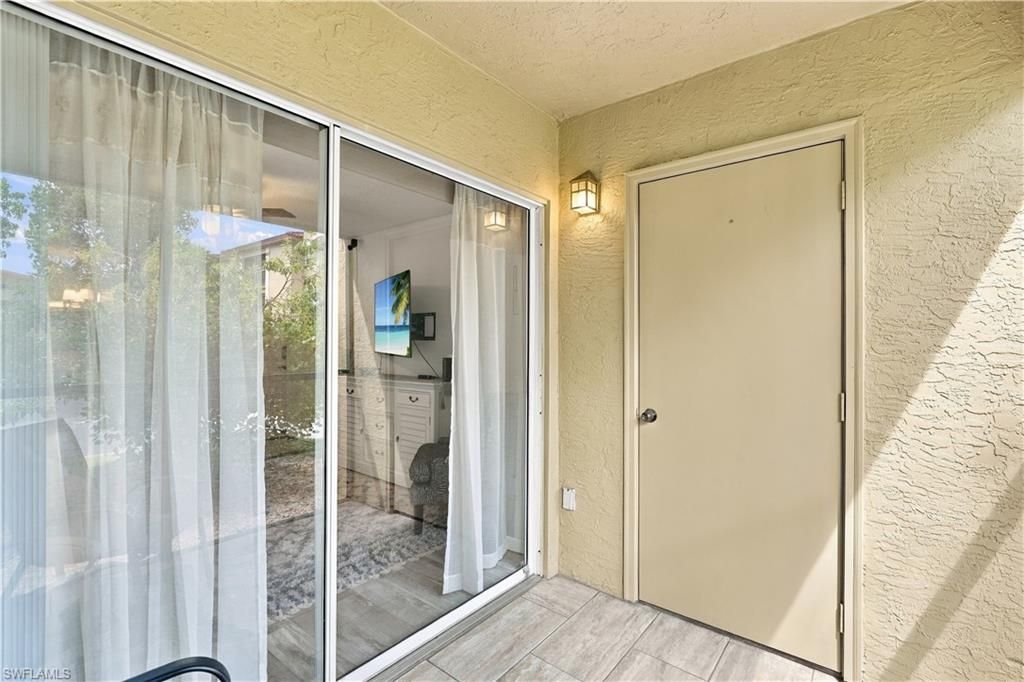 8960 Colonnades Ct E, Unit 915, Bonita Springs, FL 34135 Photo