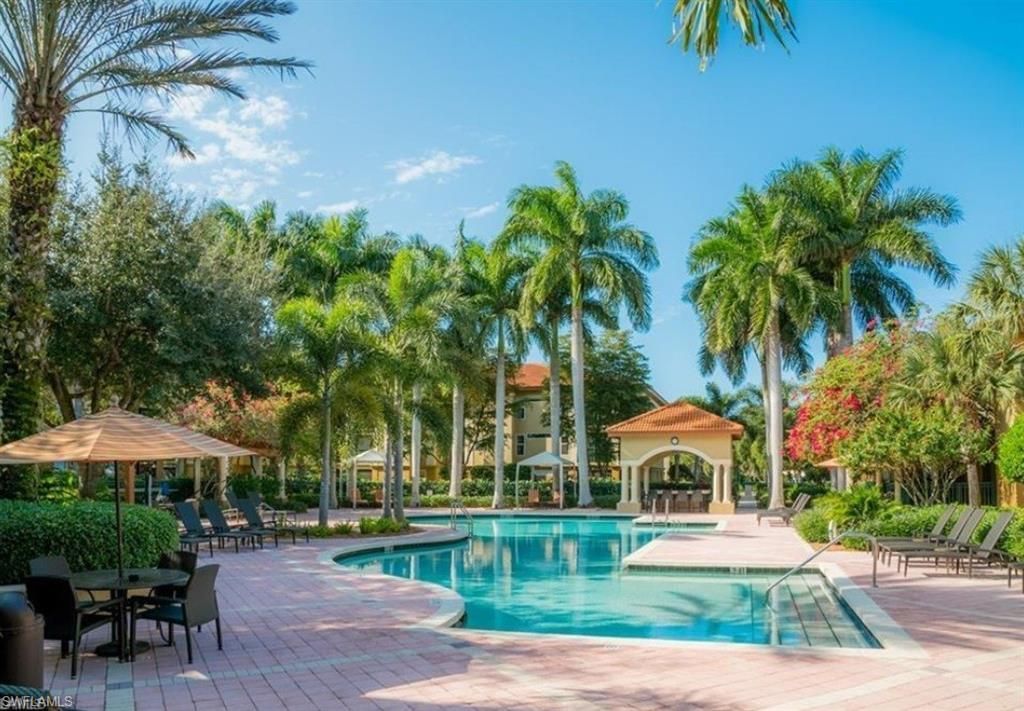 8960 Colonnades Ct E, Unit 915, Bonita Springs, FL 34135 Photo