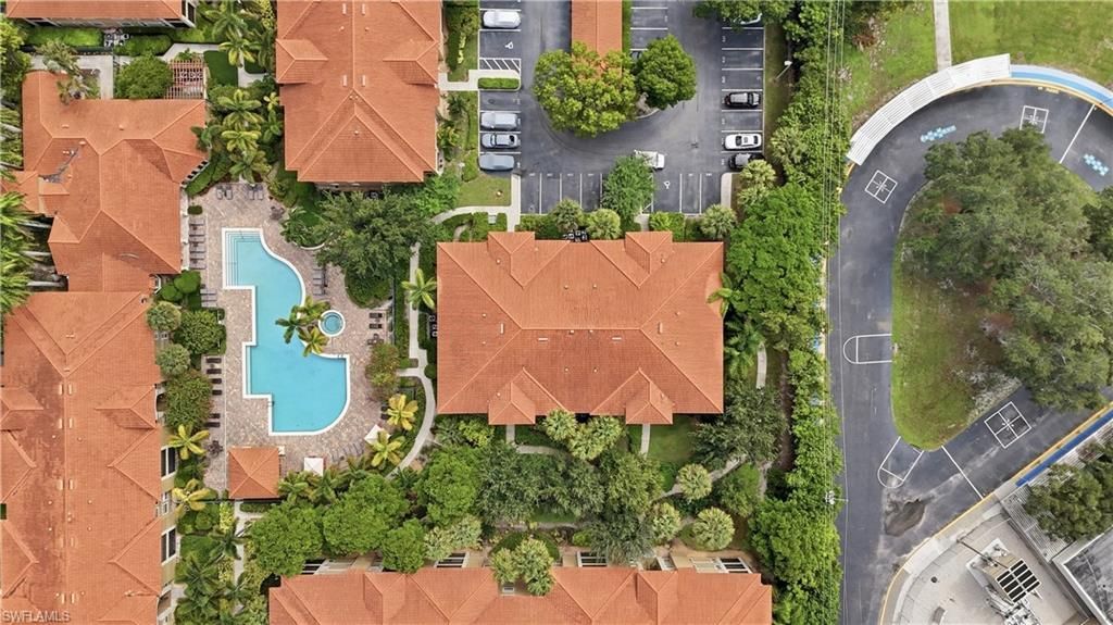 8960 Colonnades Ct E, Unit 915, Bonita Springs, FL 34135 Photo