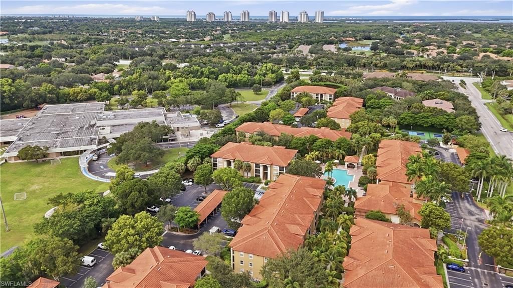 8960 Colonnades Ct E, Unit 915, Bonita Springs, FL 34135 Photo