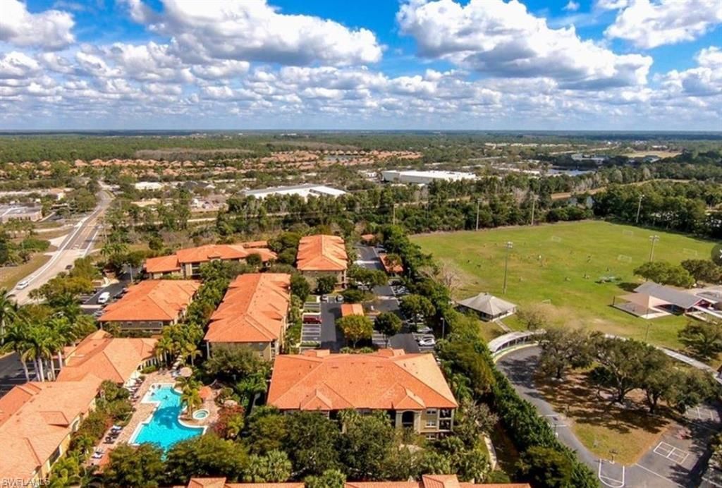 8960 Colonnades Ct E, Unit 915, Bonita Springs, FL 34135 Photo