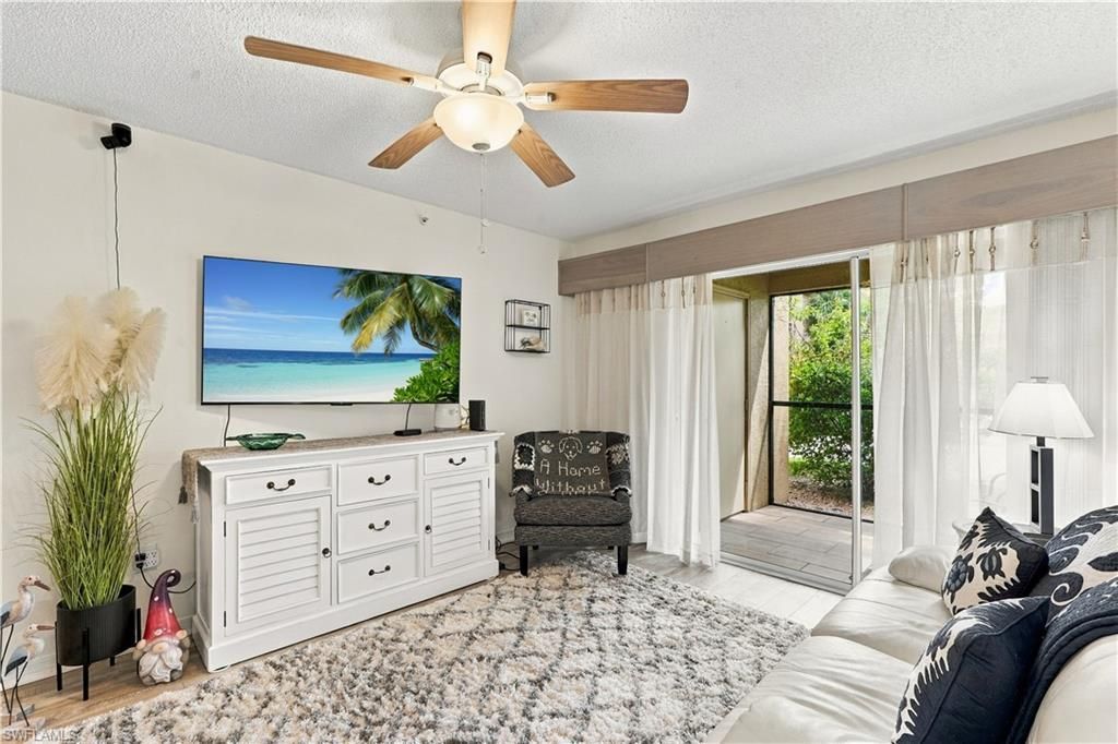 8960 Colonnades Ct E, Unit 915, Bonita Springs, FL 34135 Photo