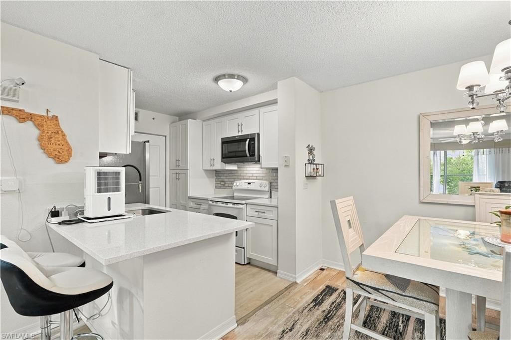 8960 Colonnades Ct E, Unit 915, Bonita Springs, FL 34135 Photo