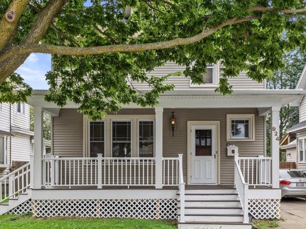 924 Hayes AVENUE, Racine, WI 53405