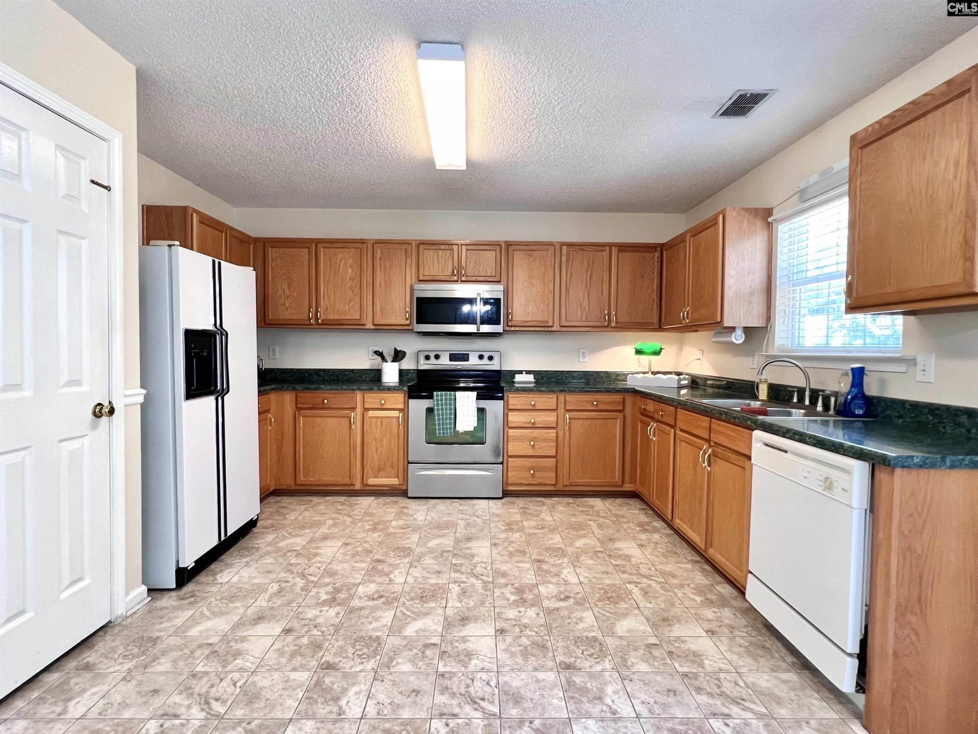 275 Siddington Way Photo 10
