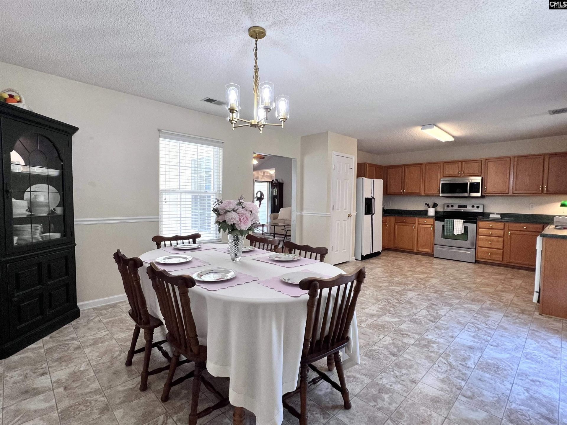 275 Siddington Way Photo 15