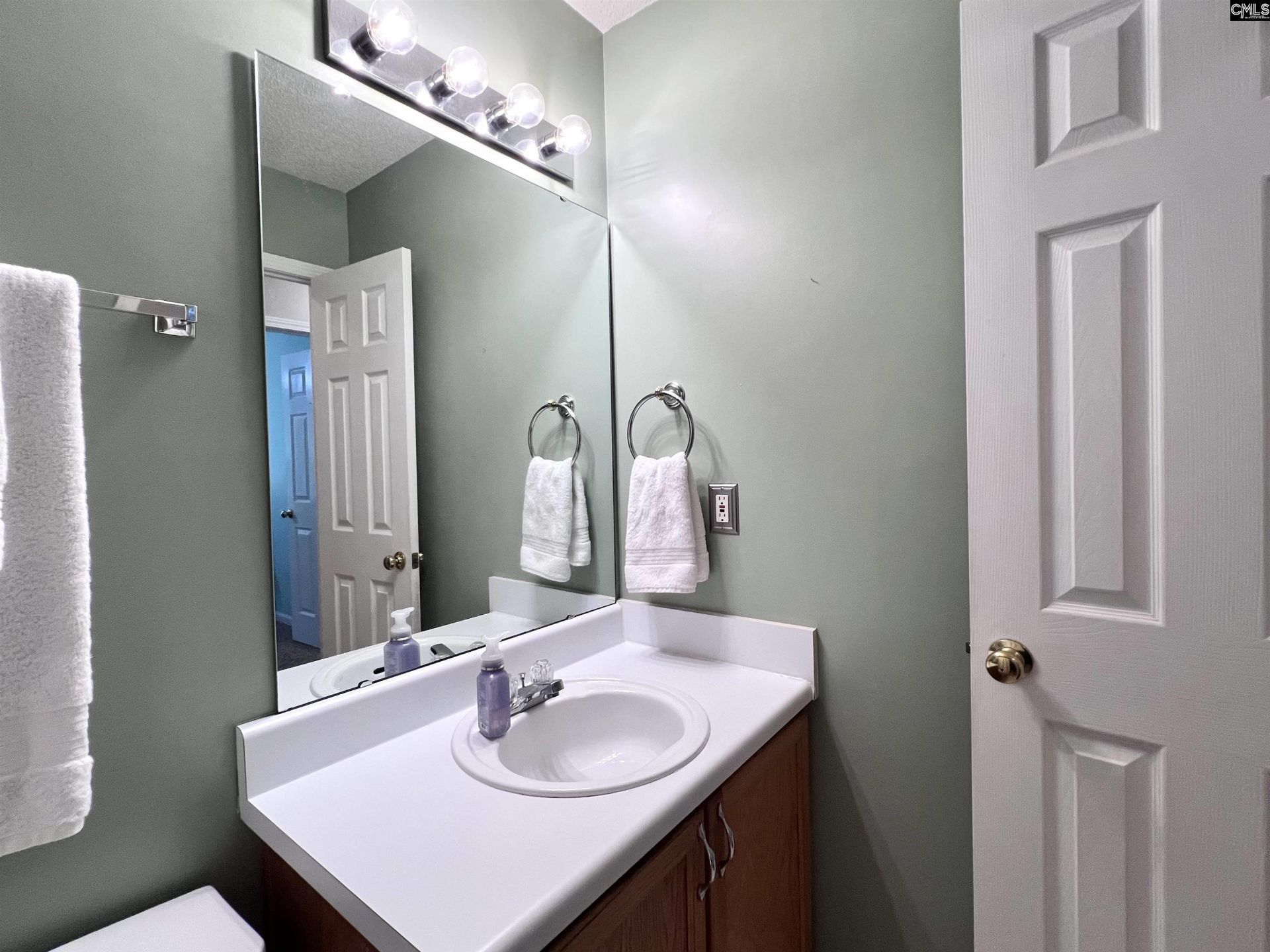 275 Siddington Way Photo 29