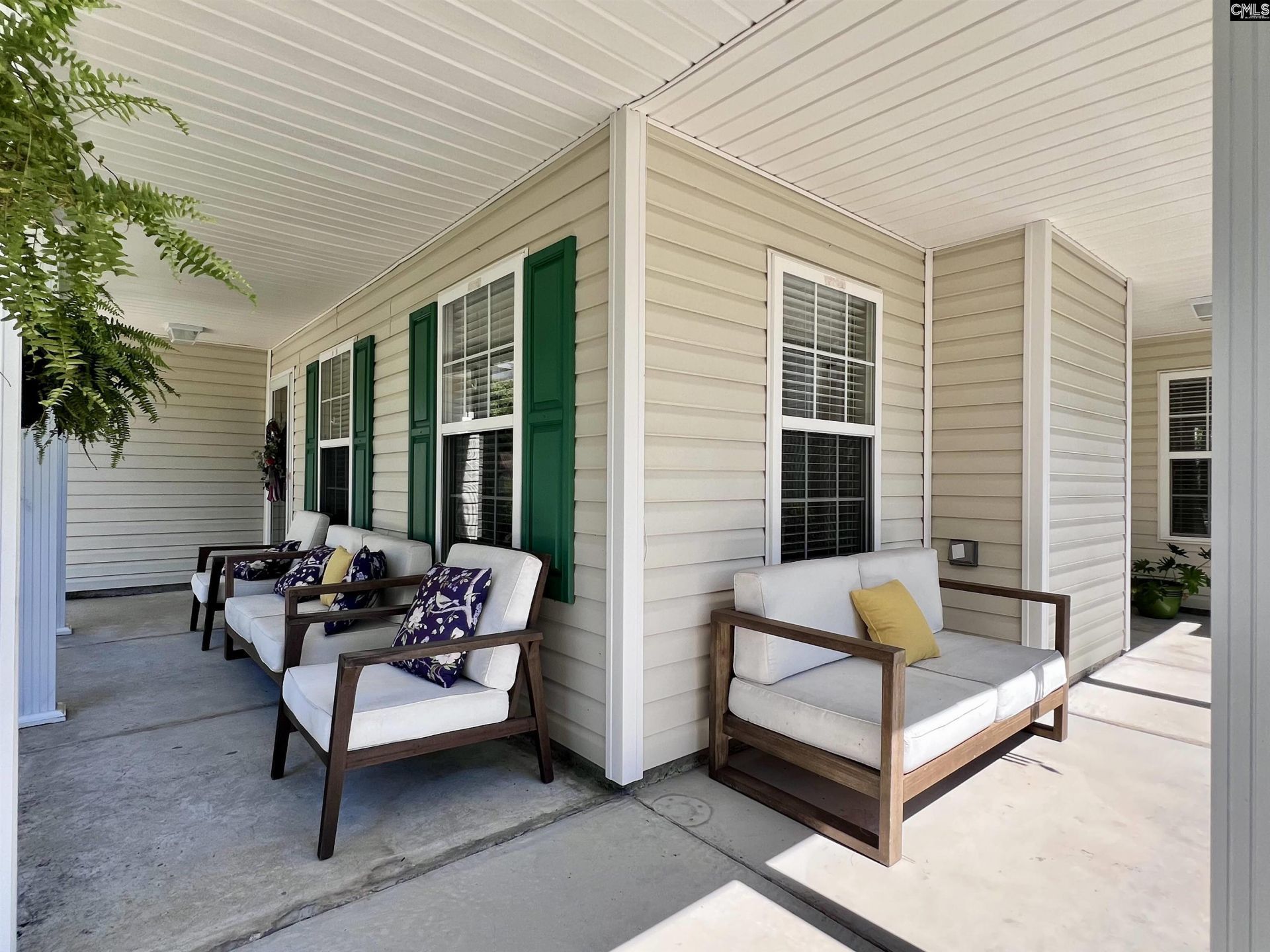 275 Siddington Way Photo 3