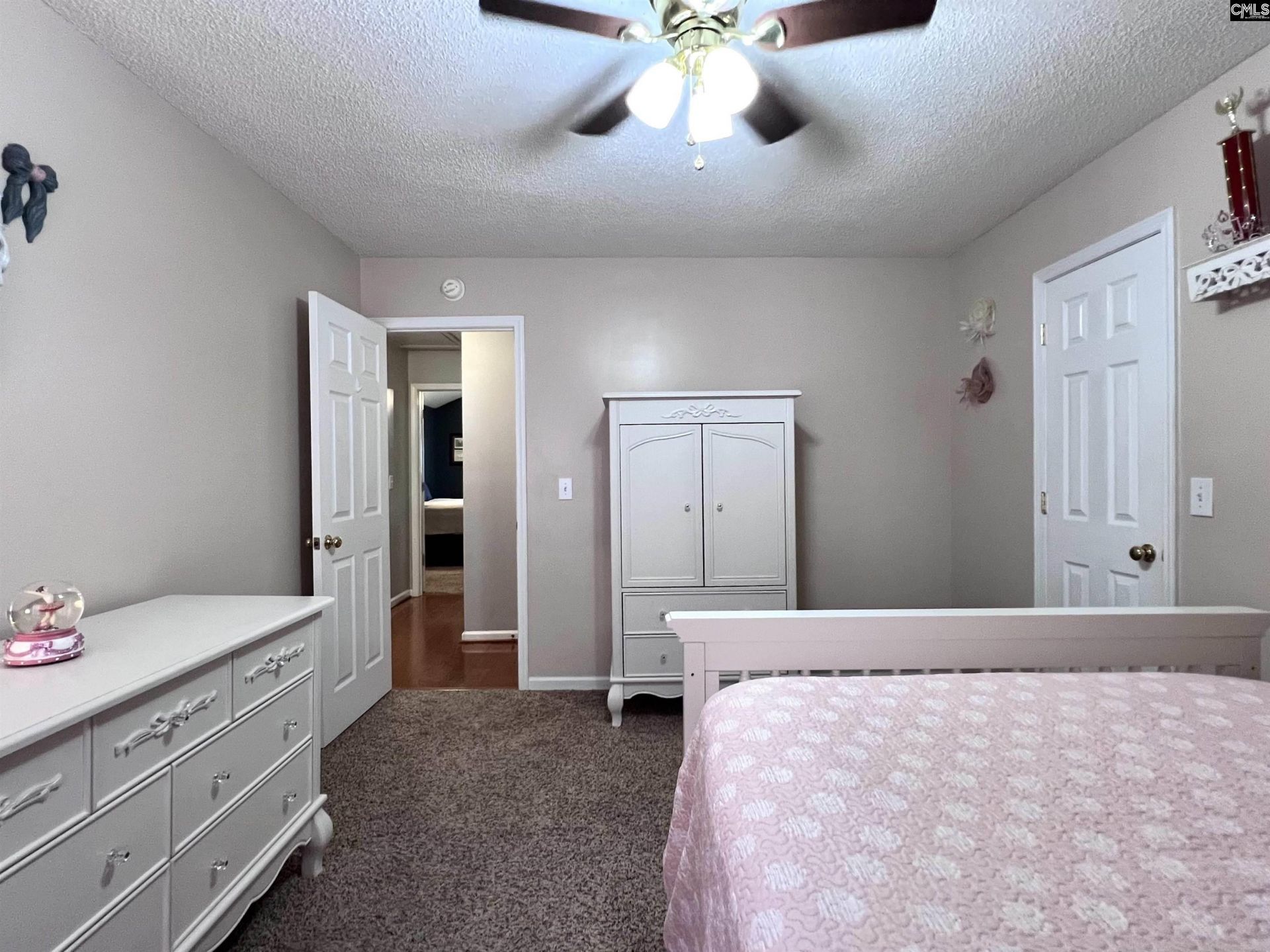 275 Siddington Way Photo 32